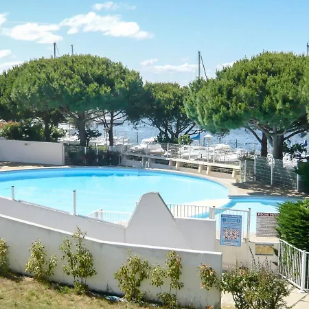 Hotel Le Quai Aux Fleurs-3 By Interhome