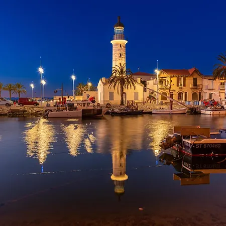 Hotel Le Quai Aux Fleurs-3 By Interhome *